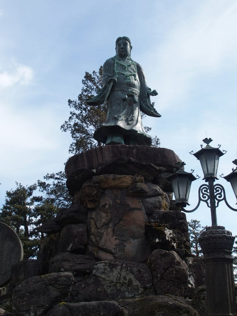 金沢兼六園の日本武尊像