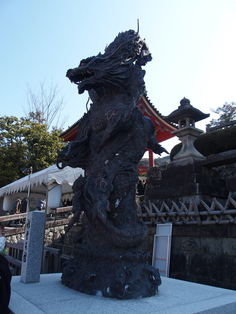 清水寺のパワースポット龍の像