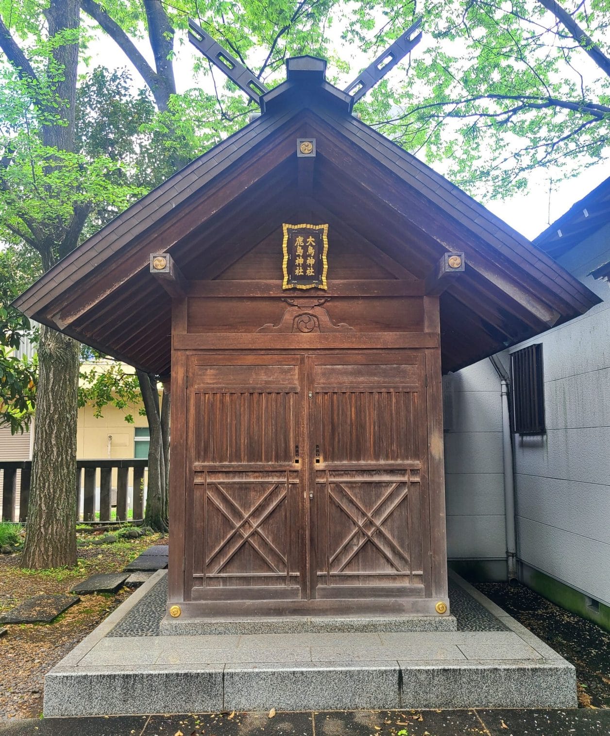 富岡八幡宮の境内にある鹿島神社・大鳥神社