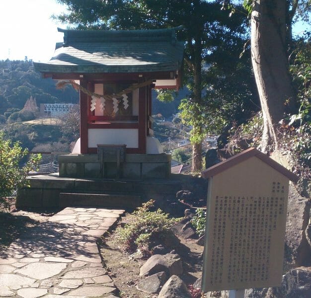 熱海の伊豆山神社の境内にある結明社の拝殿