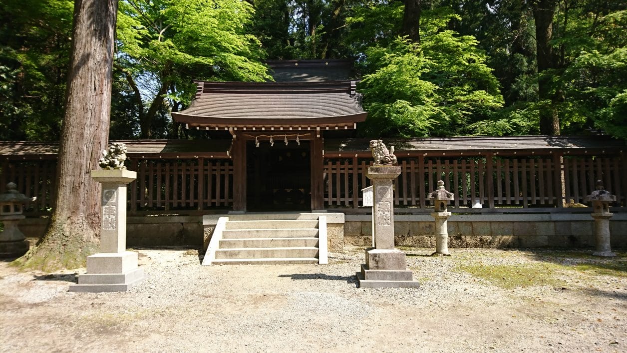 多賀大社の境内にある日向神社