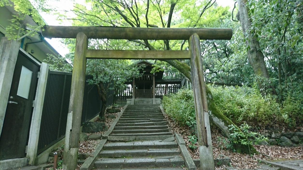 京都の今宮神社にある月讀社