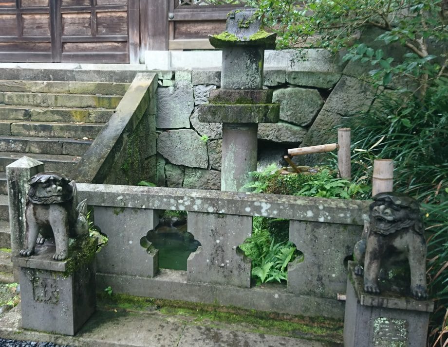 長崎諏訪神社の水上安全と水泳上達の蛭子社（ひるこしゃ）