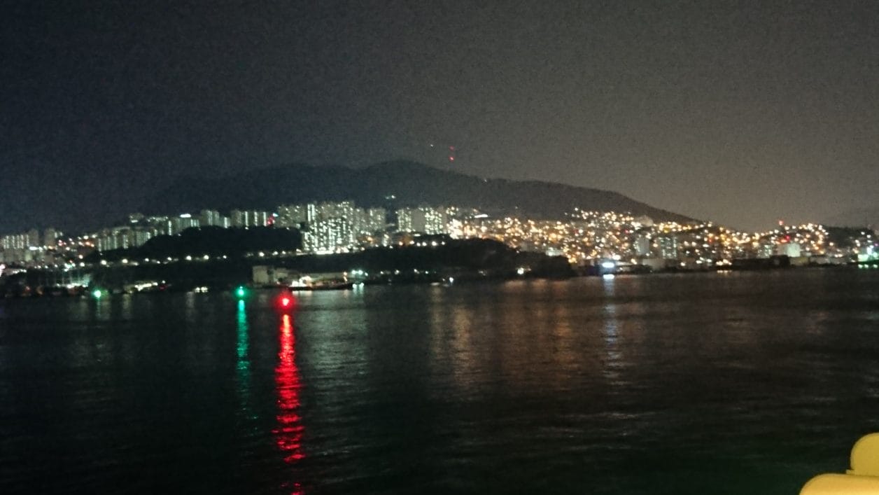 釜山港から見える釜山の夜景