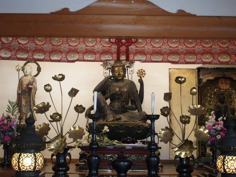 京都清水寺の入り口近くにある善光寺は金運と縁結びのパワースポット