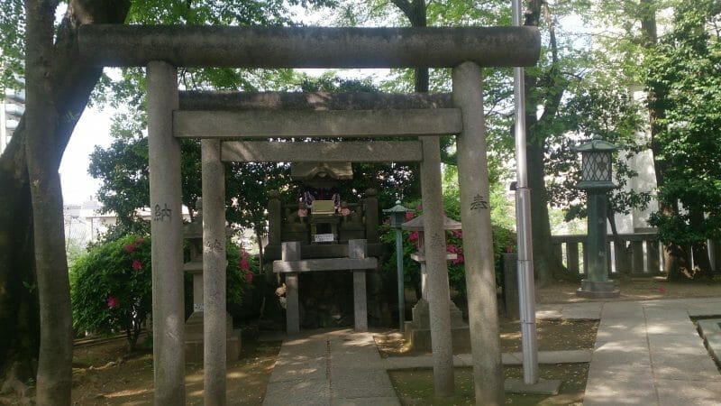 浅草の待乳山聖天の境内にある稲荷神社