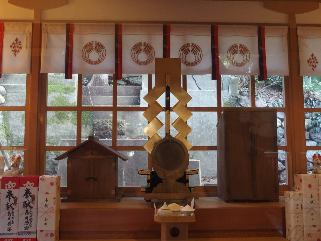 金沢の石浦神社の広坂稲荷神社の拝殿