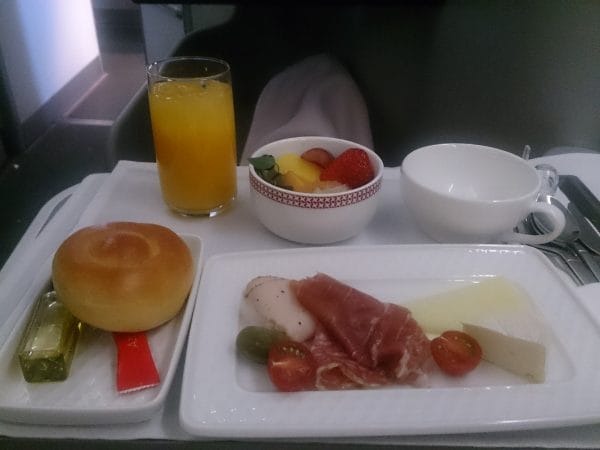 イベリア航空ビジネスクラスの朝食