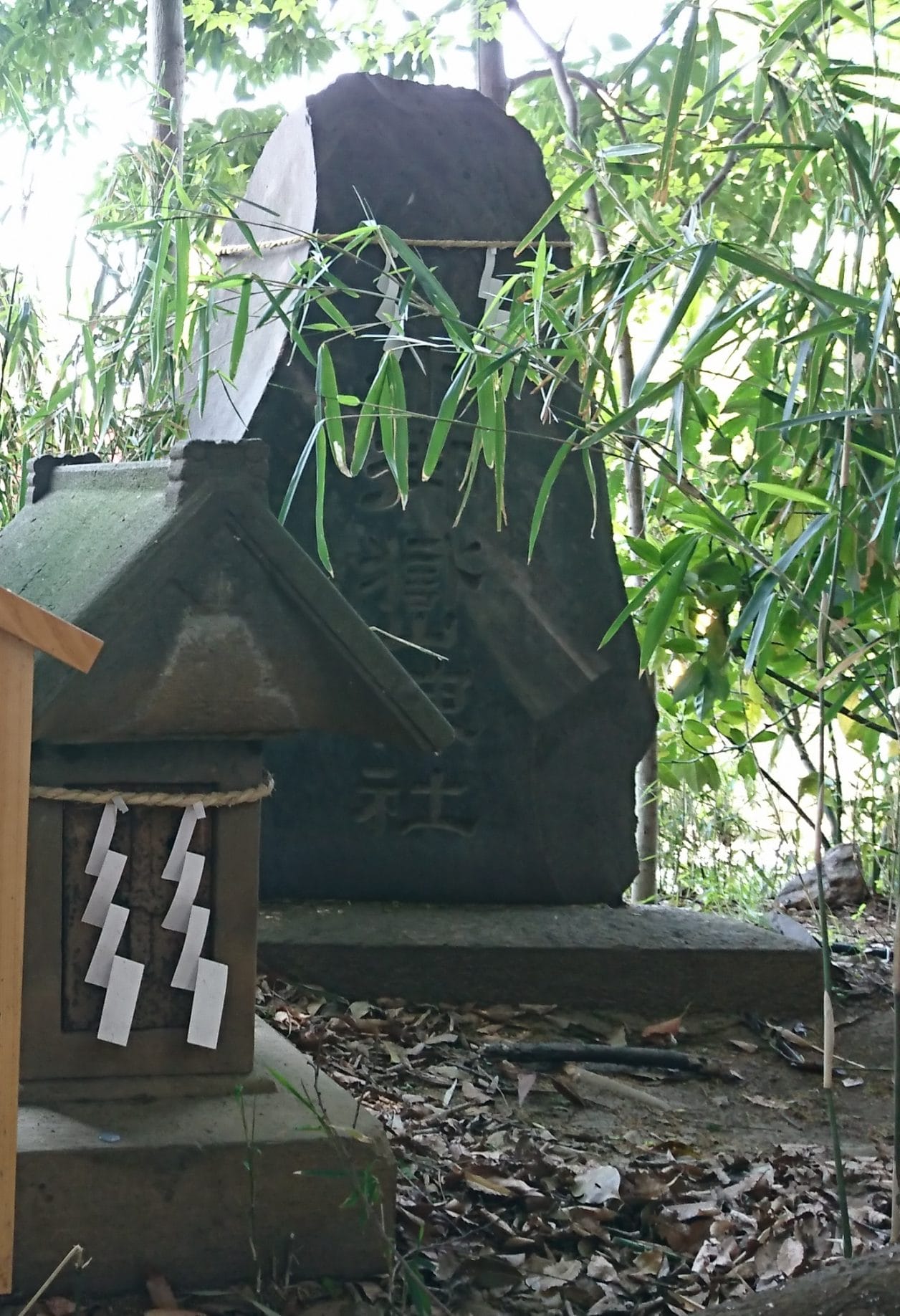 川越氷川神社の境内にある小御嶽神社