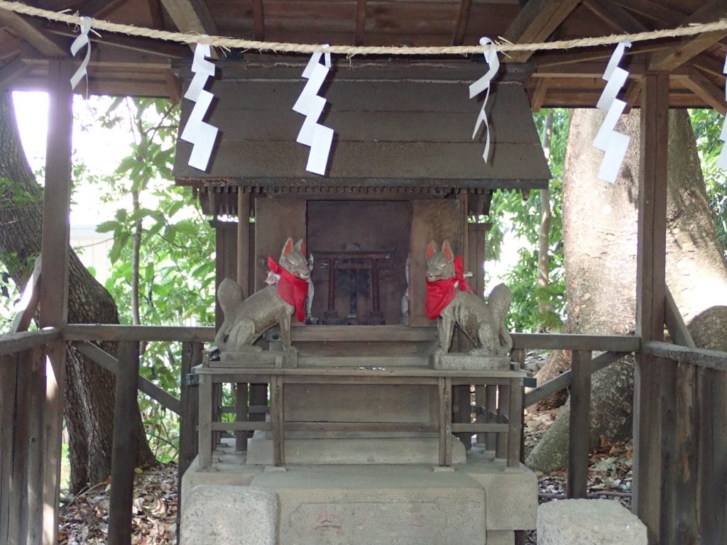 川越氷川神社の境内にある三峯神社