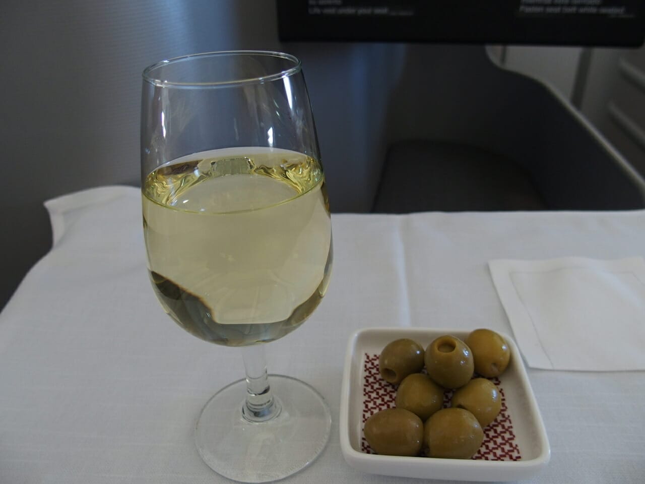 イベリア航空ビジネスクラス搭乗記｜機内食・アメニティ・座席 – 幸せ