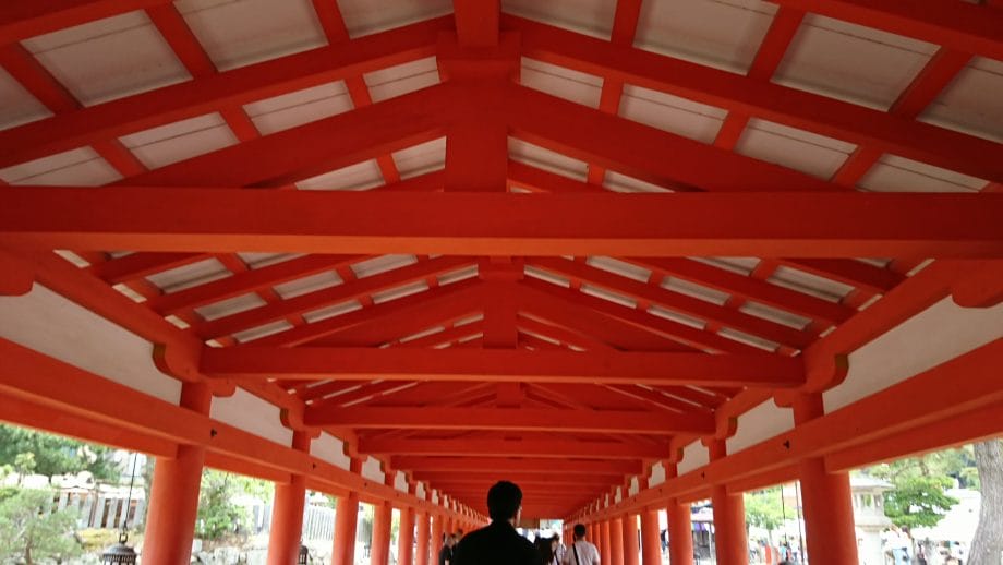 宮島の厳島神社で国宝に指定されている回廊
