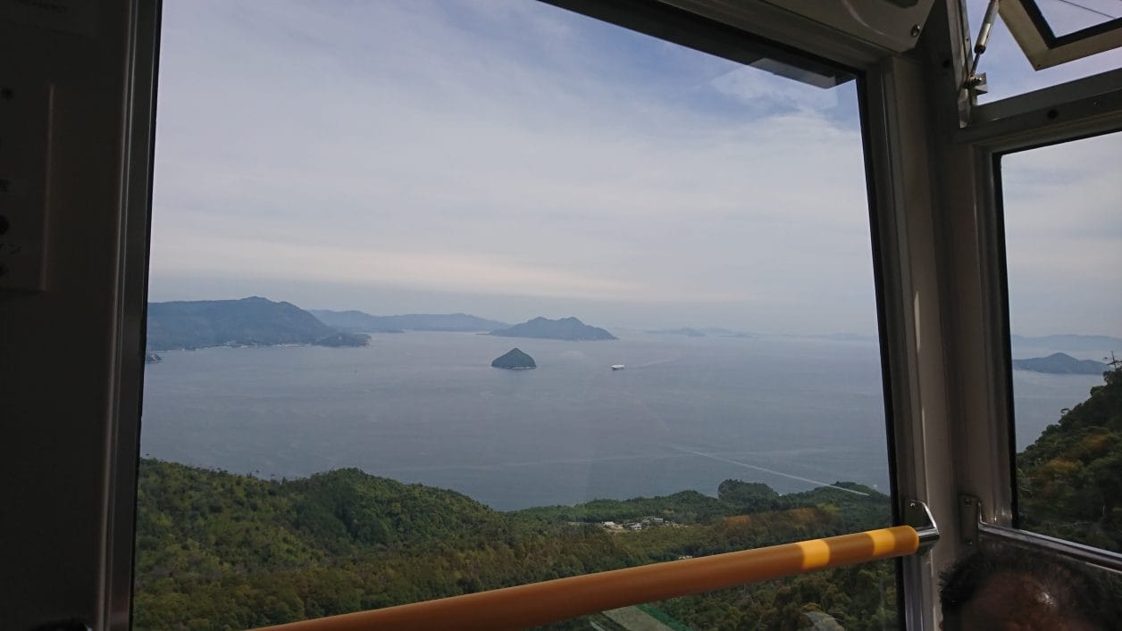 宮島ロープウェイから瀬戸内海を見下ろす