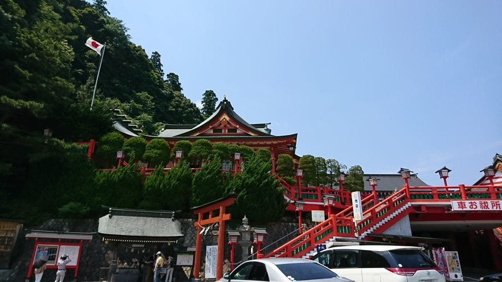 津和野の太鼓谷稲成神社の駐車場