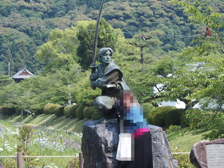 岩国錦帯橋のふもとにある佐々木小次郎の像
