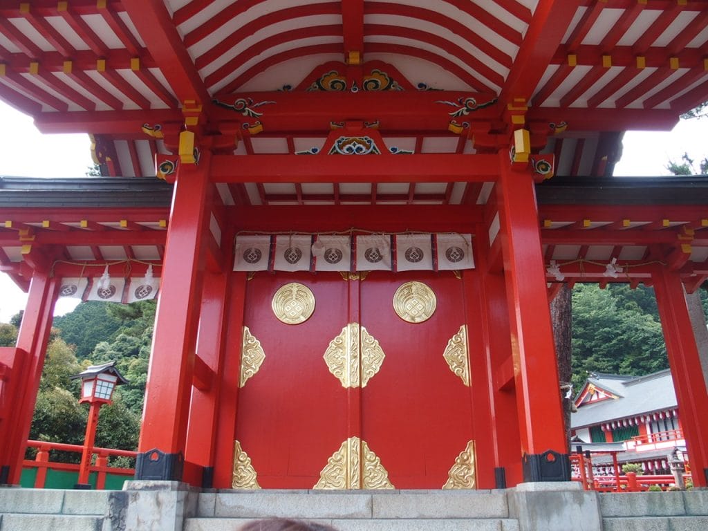 津和野の太鼓谷稲成神社の千本鳥居を通って本殿に到着