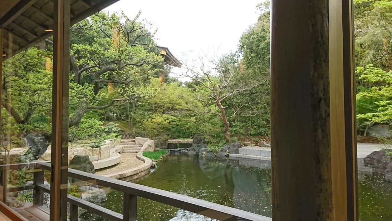 寒川神社の神嶽山神苑にある茶屋和楽亭