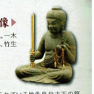 竹生島現存最古の彫像。