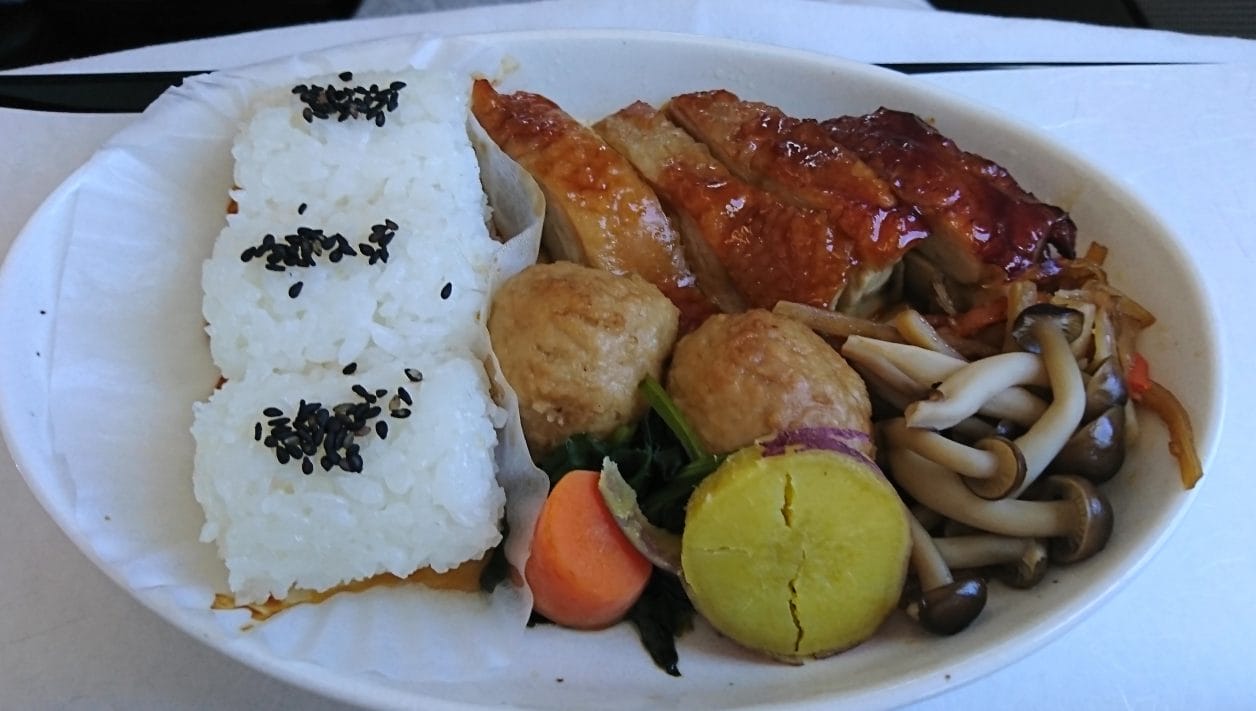 日本発ルフトハンザビジネスクラスの和食のメインは名古屋コーチン