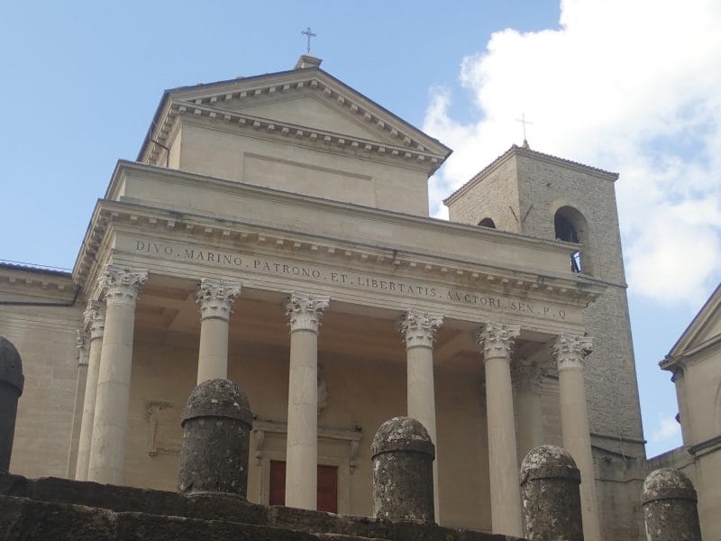 サンマリノ共和国の聖マリノ教会、 サンピエトロ教会。