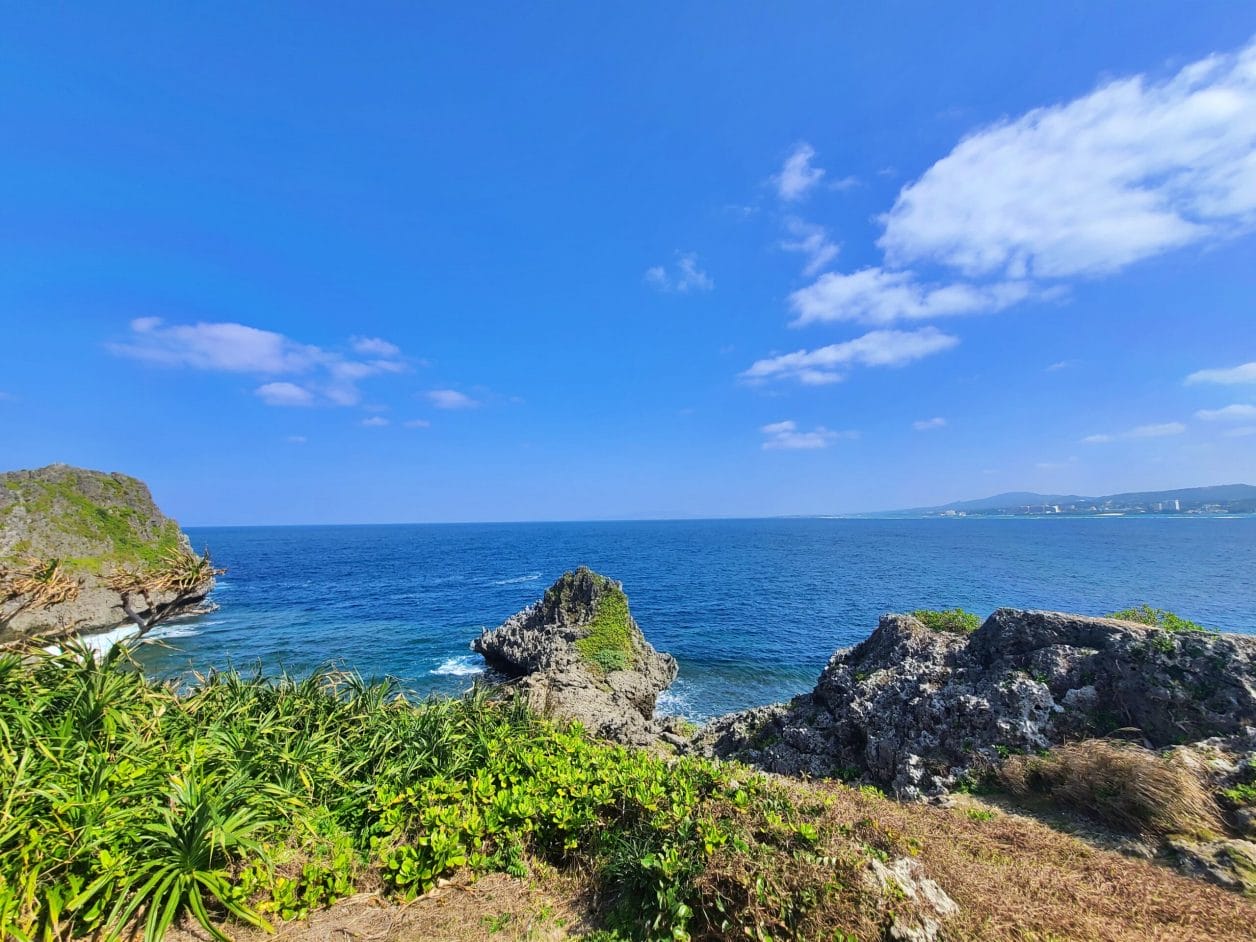 沖繩 青之洞窟（真榮田岬） - 景點指南、常見問題、星評、周邊景點 & 交通資訊 | 好運日本行